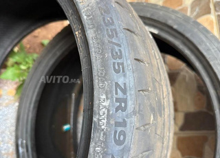 2 pneus comme neuf