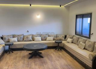 Salon marocain complet avec table