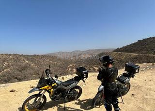 قيادة الدراجات النارية في الصحراء