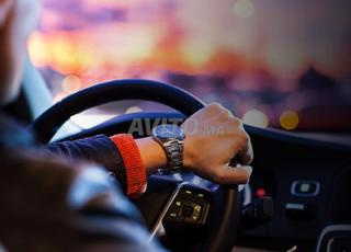 خدمة سيارة مع سائق