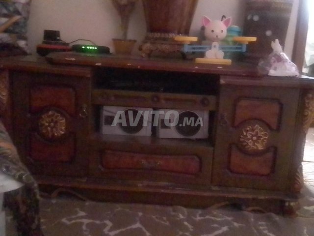 طاولة تلفاز