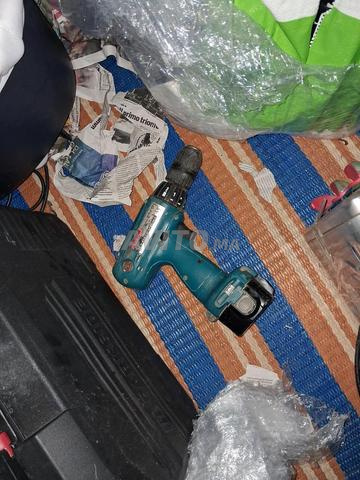 مهتم يتواصل