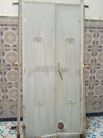 باب حديدي للبيع