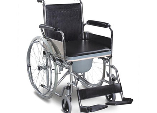 Chaise roulante avec toilettes
