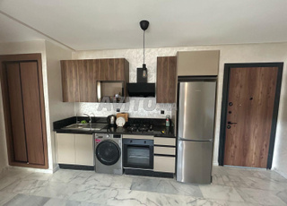 Studio meublé à  louer longue durée 