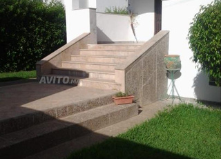 Une grande villa 4 facade