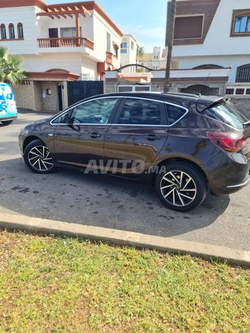 Opel Astra J 2014.