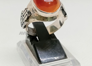 Bague Nokra Baladi ornée d'agate yéménite safran ancienne