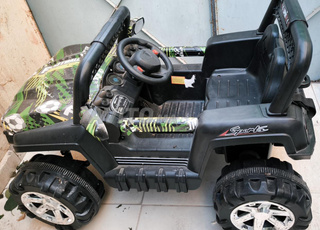 سيارة كهربائية