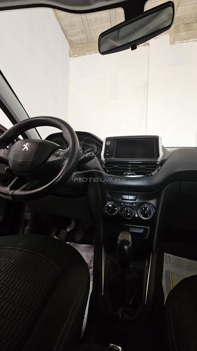 Peugeot208