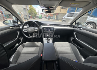 Volkswagen Passat modèle 2021 très bon état