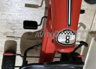 سيارة سباق للأطفال