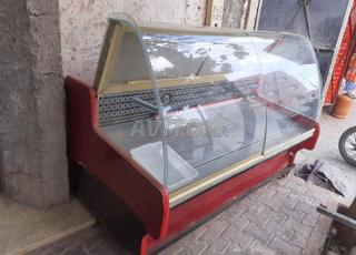 ثلاجة للبيع