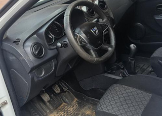 Dacia Logan en très bonne qualité