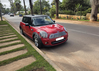 Mini Cooper cherche sa nouvelle copine de route