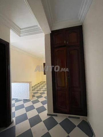 فيلا جميلة مشمسة بمساحة 100 متر مربع في الطابق الأول