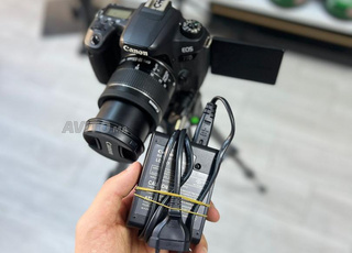 Canon 77d avec accessoires