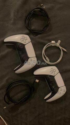 PS5 standard et 2 manettes originales plein de jeux - 2
