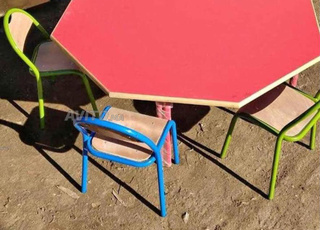 طاولة مثمنة لرياض الأطفال والمرحلة الابتدائية