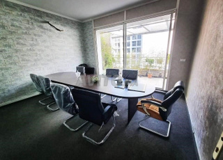 ✨ Table de réunion haut de gamme à vendre ✨