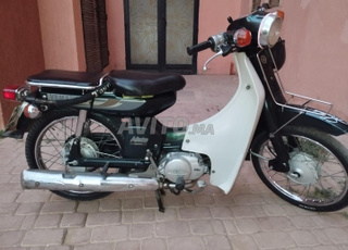 Moto Yamaha Mate 3