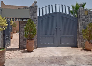 Villa titre foncier à vendre route Abdellah Ghiat