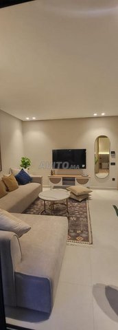 Studio neuf meublé avec terrasse