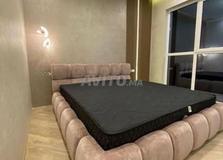 سرير بتصميم عصري