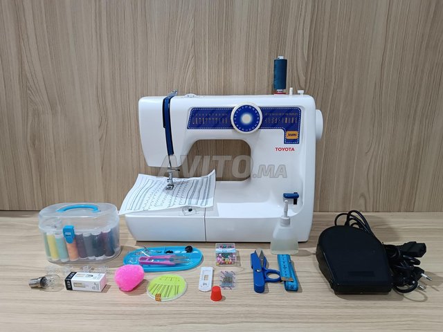 Machine à coudre TOYOTA JEANS JB04 RS