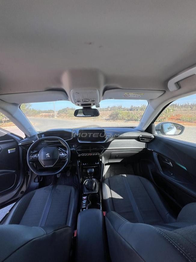 peugeot 2008 (2021)