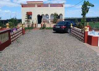 Ferme Moderne de 3000 m² en Pleine Nature