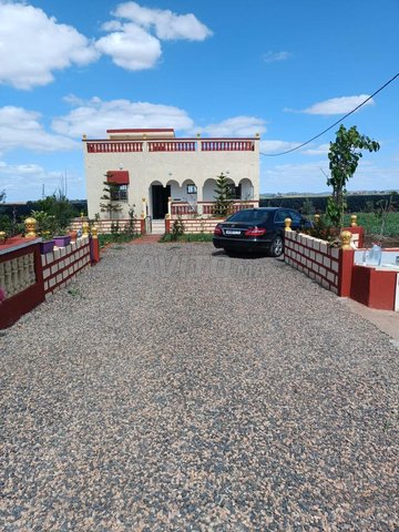 Ferme Moderne de 3000 m² en Pleine Nature