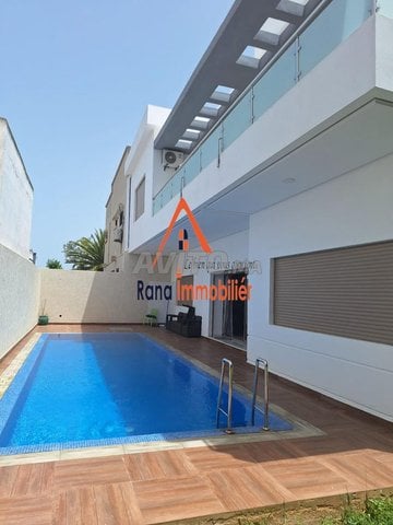 فيلا للبيع في شارع الطيران