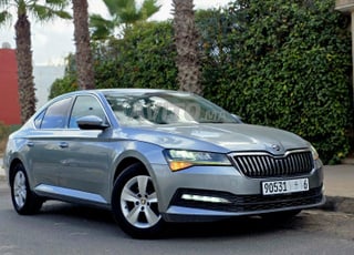 Skoda Superb Diesel Automatique 2021 à Casablanca