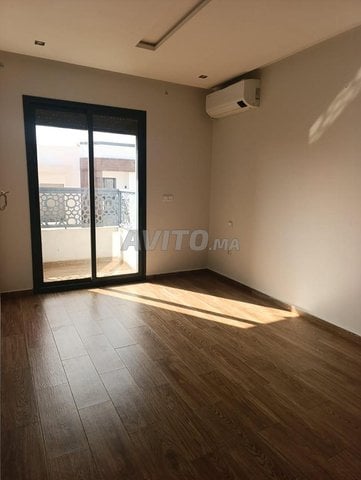 Appartement vide à louer à Ain sbaa