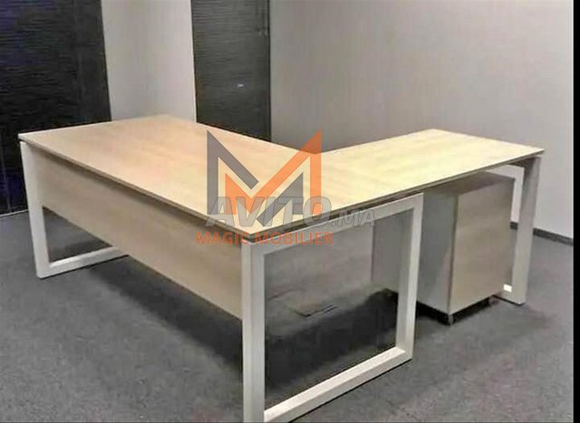 LES CHAISES CHEBKKAAA ET CUIR