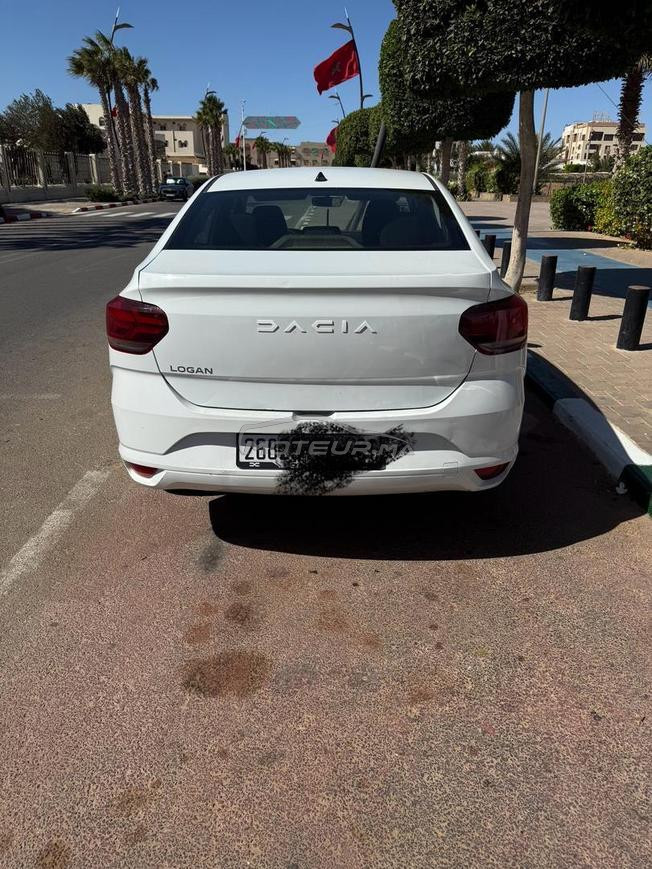 العيون الساقية الحمراء 