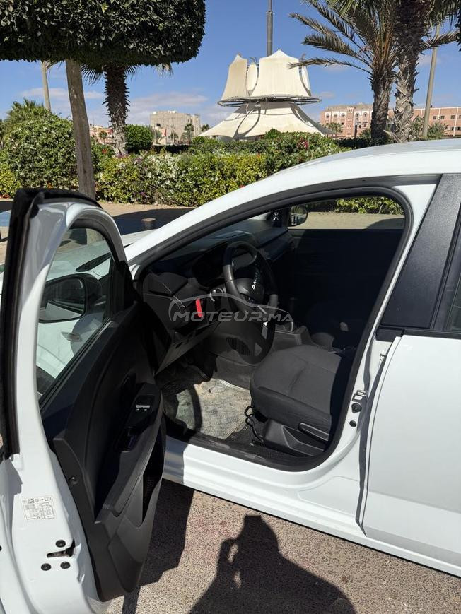 العيون الساقية الحمراء 