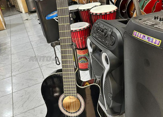 غيتار كلاسيكي مع حقيبة