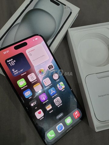 Iphone 15 plus noir comme neuf 89 boite