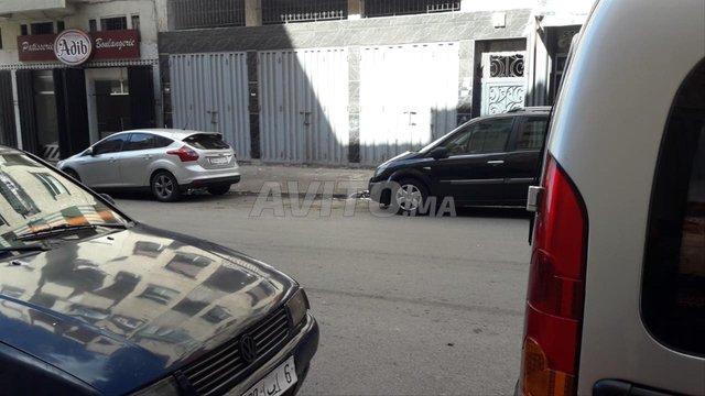 مستودع 160 م 2 مع قبو مسرح سيدي عثمان