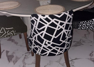 كرسي غرفة الطعام