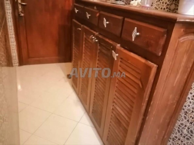 Placard à chaussures ou à vaisselle en bois rouge