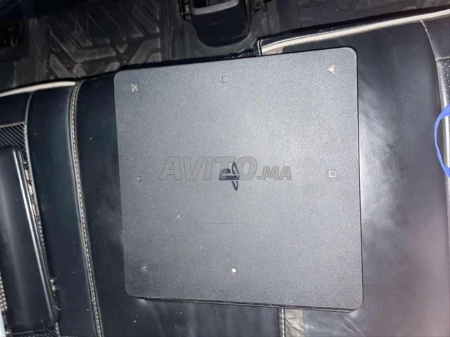 PlayStation 4 slim 1t avec 2 manette gratuit