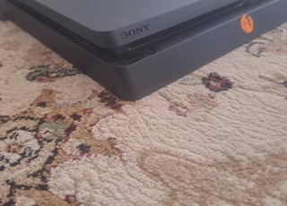 ps4 slim , flachè