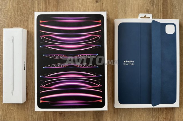 آيباد برو 11 بوصة 128 جيجابايت والإكسسوارات