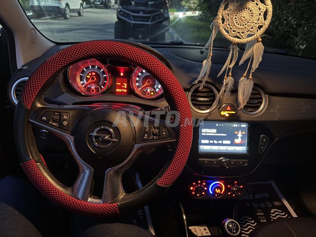 Opel Adam Essence Manuelle 2017 à Tanger