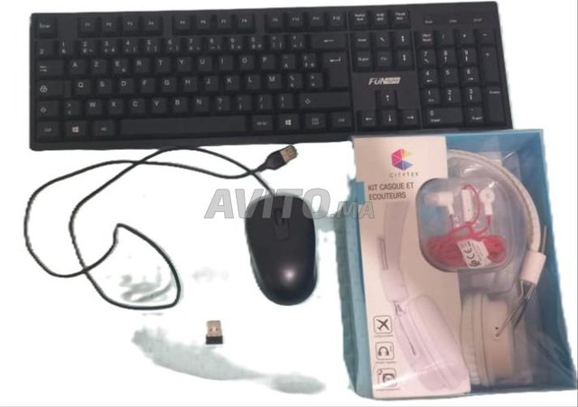 طقم لوحة مفاتيح، فأرة، سماعة رأس