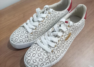 Chaussures Guess originales