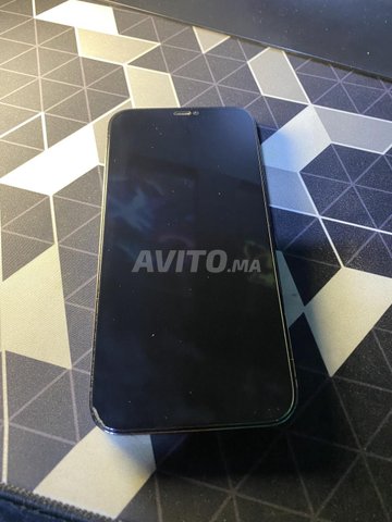 IPHONE 12 pro max 256 Go très bon état